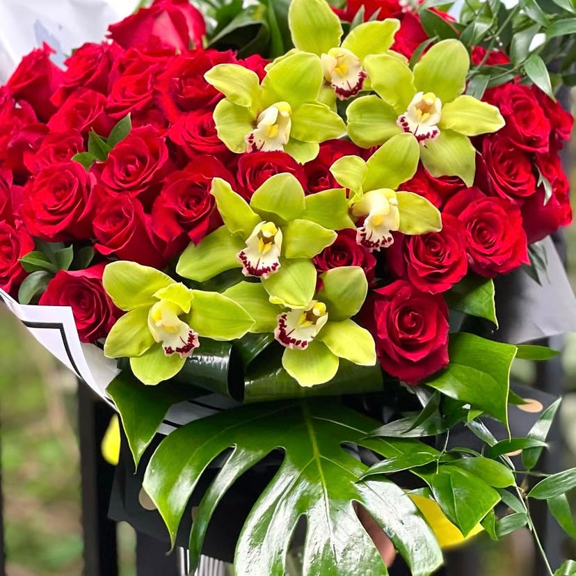 ORCHIDS & ROSES BOUQUET